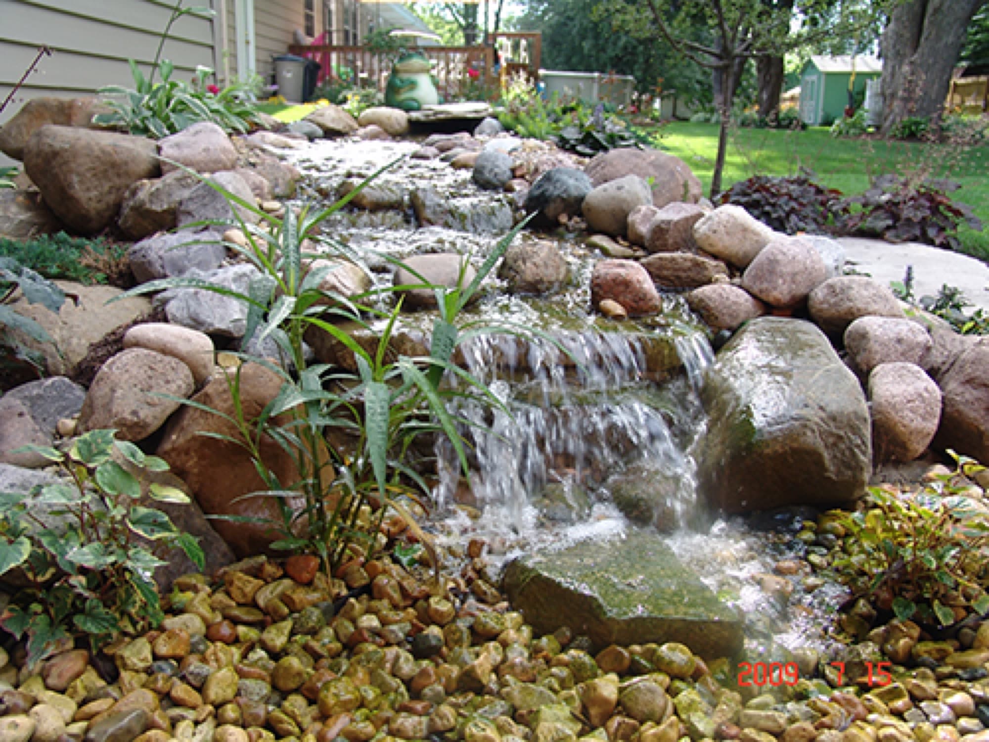 Stonegate Courtyard — photo 3